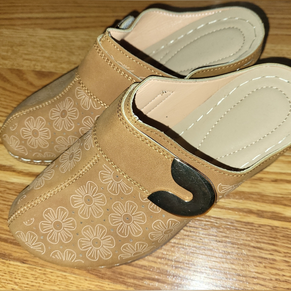 Women’s Tan Floral Embossed Slip-On Clogs, Size 38